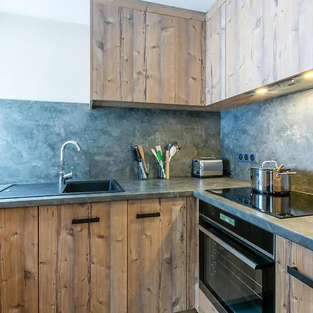 Spacieux Expose Sud Avec Balcon, Proche Des Pistes Et Commodites, - Fr-1-694-311 Appartement Val-dʼIsère